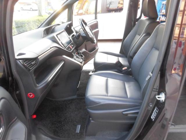 エスクァイア ハイブリッドＧｉ　ブラックテーラード　純正ナビ　フルセグ　Ｂｌｕｅｔｏｏｔｈ　バックカメラ　シートヒーター　フリップダウンモニター　トヨタセーフティセンス　ＥＴＣ　両側パワースライドドア　スペアキー　ＬＥＤヘッドライト　フォグ　点検記録簿（13枚目）