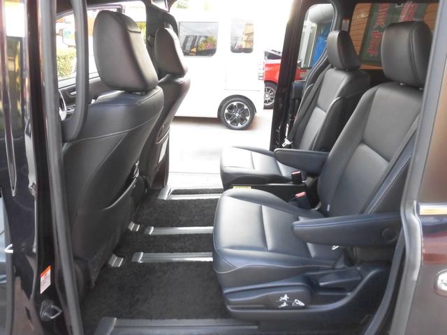 エスクァイア ハイブリッドＧｉ　ブラックテーラード　純正ナビ　フルセグ　Ｂｌｕｅｔｏｏｔｈ　バックカメラ　シートヒーター　フリップダウンモニター　トヨタセーフティセンス　ＥＴＣ　両側パワースライドドア　スペアキー　ＬＥＤヘッドライト　フォグ　点検記録簿（14枚目）