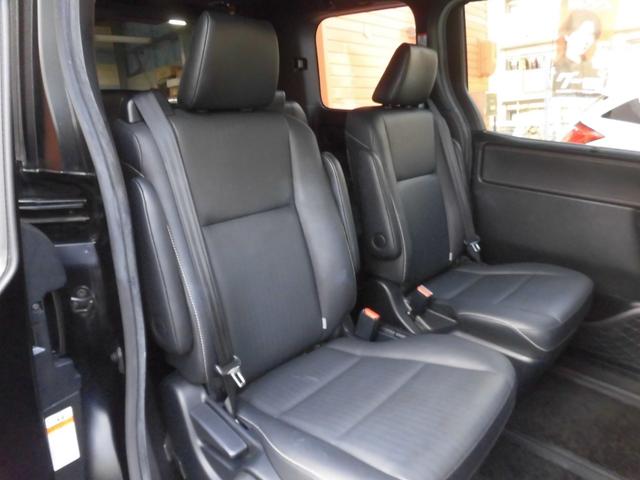 エスクァイア ハイブリッドＧｉ　ブラックテーラード　純正ナビ　フルセグ　Ｂｌｕｅｔｏｏｔｈ　バックカメラ　シートヒーター　フリップダウンモニター　トヨタセーフティセンス　ＥＴＣ　両側パワースライドドア　スペアキー　ＬＥＤヘッドライト　フォグ　点検記録簿（40枚目）