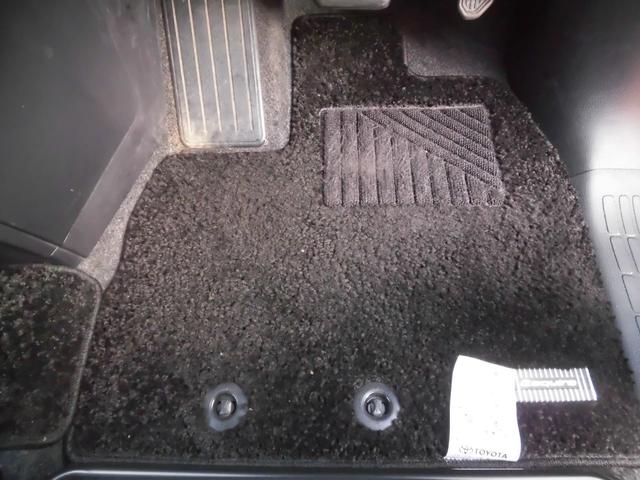 エスクァイア ハイブリッドＧｉ　ブラックテーラード　純正ナビ　フルセグ　Ｂｌｕｅｔｏｏｔｈ　バックカメラ　シートヒーター　フリップダウンモニター　トヨタセーフティセンス　ＥＴＣ　両側パワースライドドア　スペアキー　ＬＥＤヘッドライト　フォグ　点検記録簿（49枚目）