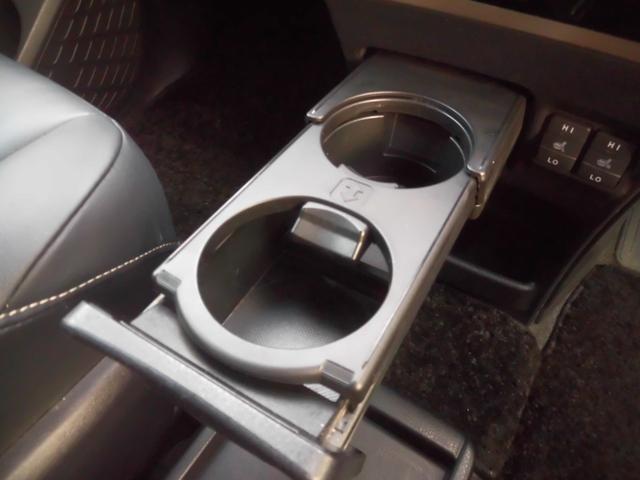 エスクァイア ハイブリッドＧｉ　ブラックテーラード　純正ナビ　フルセグ　Ｂｌｕｅｔｏｏｔｈ　バックカメラ　シートヒーター　フリップダウンモニター　トヨタセーフティセンス　ＥＴＣ　両側パワースライドドア　スペアキー　ＬＥＤヘッドライト　フォグ　点検記録簿（79枚目）