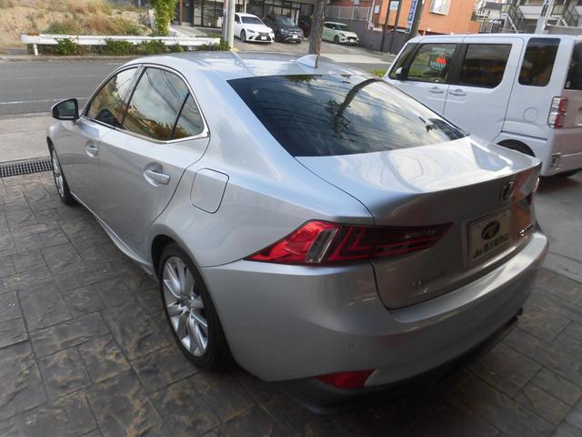 ＩＳ ＩＳ３００ｈ　バージョンＬ　ワンオーナー　純正ナビ　フルセグ　Ｂｌｕｅｔｏｏｔｈ　バックカメラ　パワーシート　シートヒーター　シートエアコン　ＬＥＤヘッドライト　カードキー　レザーシート　ＥＴＣ　前後ドライブレコーダー（9枚目）