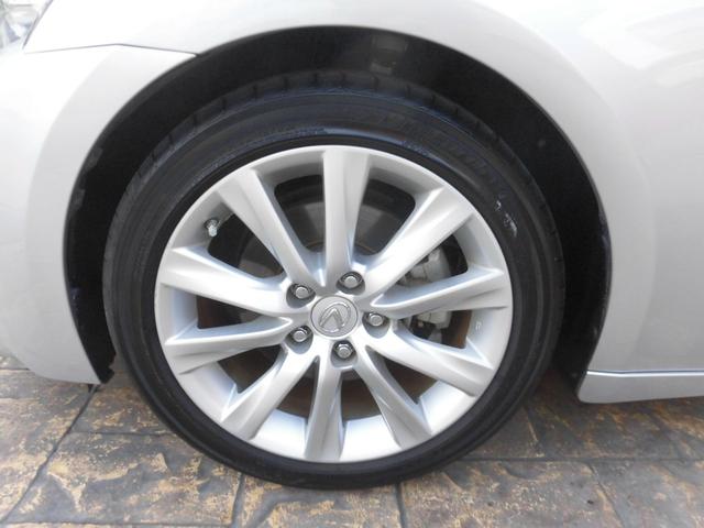 ＩＳ ＩＳ３００ｈ　バージョンＬ　ワンオーナー　純正ナビ　フルセグ　Ｂｌｕｅｔｏｏｔｈ　バックカメラ　パワーシート　シートヒーター　シートエアコン　ＬＥＤヘッドライト　カードキー　レザーシート　ＥＴＣ　前後ドライブレコーダー（19枚目）