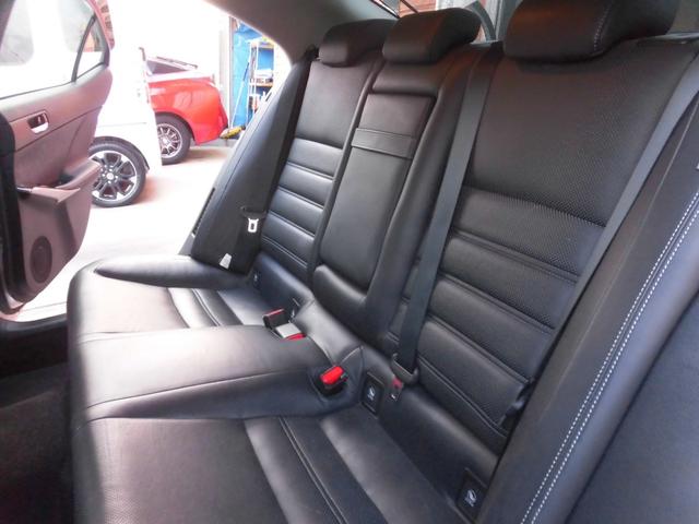 ＩＳ ＩＳ３００ｈ　バージョンＬ　ワンオーナー　純正ナビ　フルセグ　Ｂｌｕｅｔｏｏｔｈ　バックカメラ　パワーシート　シートヒーター　シートエアコン　ＬＥＤヘッドライト　カードキー　レザーシート　ＥＴＣ　前後ドライブレコーダー（39枚目）