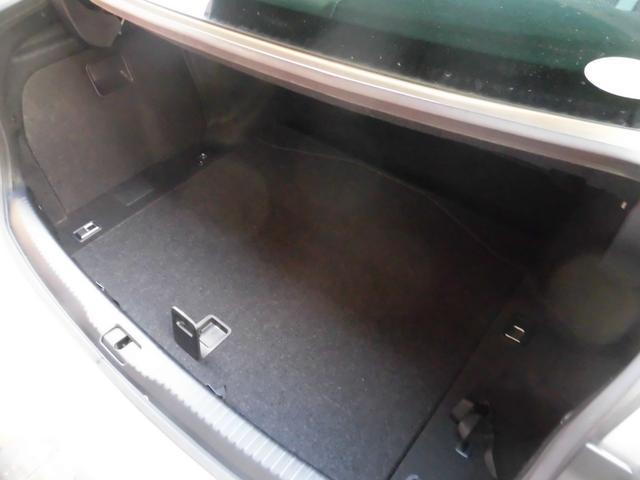 ＩＳ ＩＳ３００ｈ　バージョンＬ　ワンオーナー　純正ナビ　フルセグ　Ｂｌｕｅｔｏｏｔｈ　バックカメラ　パワーシート　シートヒーター　シートエアコン　ＬＥＤヘッドライト　カードキー　レザーシート　ＥＴＣ　前後ドライブレコーダー（41枚目）