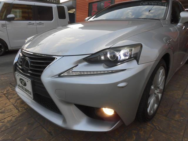 ＩＳ ＩＳ３００ｈ　バージョンＬ　ワンオーナー　純正ナビ　フルセグ　Ｂｌｕｅｔｏｏｔｈ　バックカメラ　パワーシート　シートヒーター　シートエアコン　ＬＥＤヘッドライト　カードキー　レザーシート　ＥＴＣ　前後ドライブレコーダー（68枚目）