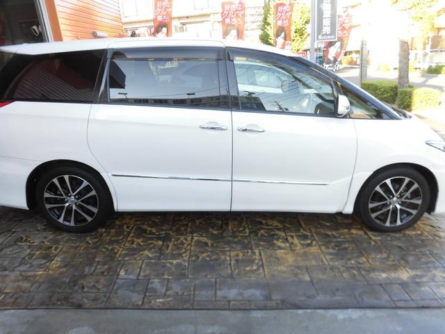 エスティマ アエラス　プレミアムエディション　純正ナビ　フルセグ　Ｂｌｕｅｔｏｏｔｈ　バックカメラ　ハーフレザーシート　後席モニター　両側パワースライドドア　パワーシート　クルーズコントロール　前後ドライブレコーダー　ＨＩＤヘッドライト　ＥＴＣ（4枚目）