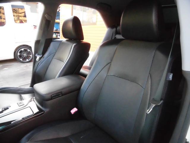 クラウン ２．５アスリート　プレミアムエディション　純正ナビ　フルセグ　Ｂｌｕｅｔｏｏｔｈ　バックカメラ　ＴＯＭ，Ｓフロントスポイラー　リアスポイラー　黒革シート　シートエアコン　シートヒーター　シートメモリー　ＨＩＤヘッド　カワシート　パワーシート（13枚目）