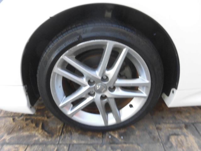 クラウン ２．５アスリート　プレミアムエディション　純正ナビ　フルセグ　Ｂｌｕｅｔｏｏｔｈ　バックカメラ　ＴＯＭ，Ｓフロントスポイラー　リアスポイラー　黒革シート　シートエアコン　シートヒーター　シートメモリー　ＨＩＤヘッド　カワシート　パワーシート（19枚目）