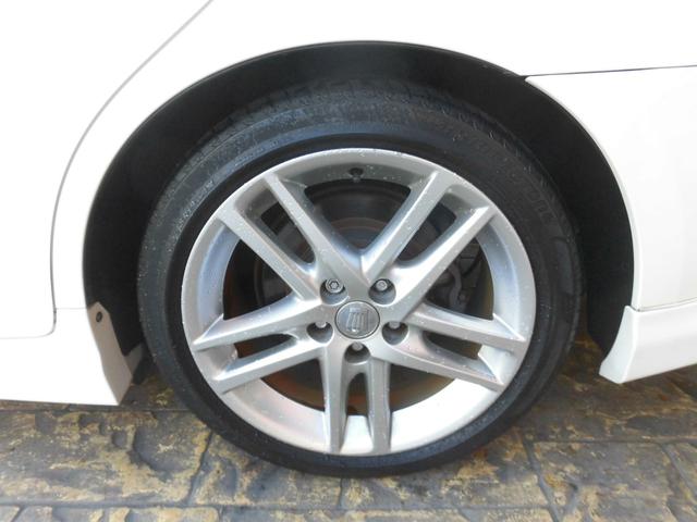 クラウン ２．５アスリート　プレミアムエディション　純正ナビ　フルセグ　Ｂｌｕｅｔｏｏｔｈ　バックカメラ　ＴＯＭ，Ｓフロントスポイラー　リアスポイラー　黒革シート　シートエアコン　シートヒーター　シートメモリー　ＨＩＤヘッド　カワシート　パワーシート（20枚目）