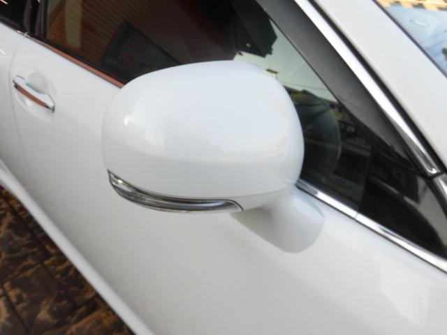 クラウン ２．５アスリート　プレミアムエディション　純正ナビ　フルセグ　Ｂｌｕｅｔｏｏｔｈ　バックカメラ　ＴＯＭ，Ｓフロントスポイラー　リアスポイラー　黒革シート　シートエアコン　シートヒーター　シートメモリー　ＨＩＤヘッド　カワシート　パワーシート（22枚目）