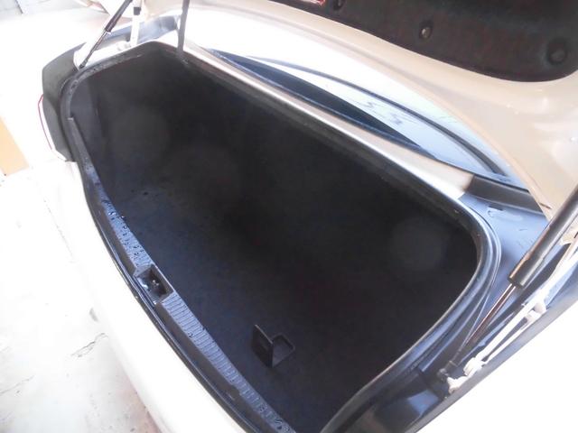 クラウン ２．５アスリート　プレミアムエディション　純正ナビ　フルセグ　Ｂｌｕｅｔｏｏｔｈ　バックカメラ　ＴＯＭ，Ｓフロントスポイラー　リアスポイラー　黒革シート　シートエアコン　シートヒーター　シートメモリー　ＨＩＤヘッド　カワシート　パワーシート（31枚目）