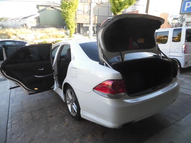 クラウン ２．５アスリート　プレミアムエディション　純正ナビ　フルセグ　Ｂｌｕｅｔｏｏｔｈ　バックカメラ　ＴＯＭ，Ｓフロントスポイラー　リアスポイラー　黒革シート　シートエアコン　シートヒーター　シートメモリー　ＨＩＤヘッド　カワシート　パワーシート（32枚目）