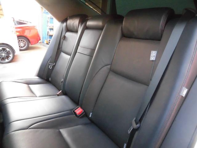 クラウン ２．５アスリート　プレミアムエディション　純正ナビ　フルセグ　Ｂｌｕｅｔｏｏｔｈ　バックカメラ　ＴＯＭ，Ｓフロントスポイラー　リアスポイラー　黒革シート　シートエアコン　シートヒーター　シートメモリー　ＨＩＤヘッド　カワシート　パワーシート（41枚目）