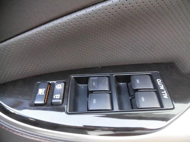 クラウン ２．５アスリート　プレミアムエディション　純正ナビ　フルセグ　Ｂｌｕｅｔｏｏｔｈ　バックカメラ　ＴＯＭ，Ｓフロントスポイラー　リアスポイラー　黒革シート　シートエアコン　シートヒーター　シートメモリー　ＨＩＤヘッド　カワシート　パワーシート（49枚目）