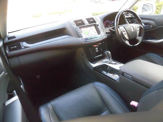 クラウン ２．５アスリート　プレミアムエディション　純正ナビ　フルセグ　Ｂｌｕｅｔｏｏｔｈ　バックカメラ　ＴＯＭ，Ｓフロントスポイラー　リアスポイラー　黒革シート　シートエアコン　シートヒーター　シートメモリー　ＨＩＤヘッド　カワシート　パワーシート（51枚目）