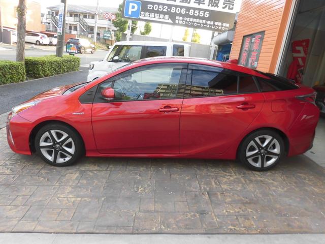 プリウス Ｓツーリングセレクション　純正ナビ　フルセグ　Ｂｌｕｅｔｏｏｔｈ　バックカメラ　トヨタセーフティセンス　ＥＴＣ　シートヒーター　純正ドライブレコーダー　カワシート　ＡＵＴＯライト　ＬＥＤヘッドライト　スペアキー　クルコン（5枚目）