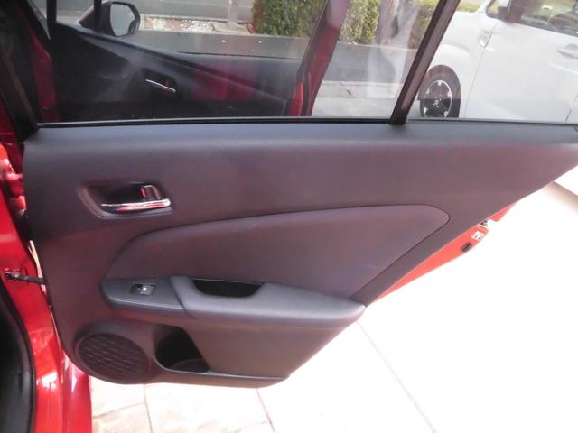 プリウス Ｓツーリングセレクション　純正ナビ　フルセグ　Ｂｌｕｅｔｏｏｔｈ　バックカメラ　トヨタセーフティセンス　ＥＴＣ　シートヒーター　純正ドライブレコーダー　カワシート　ＡＵＴＯライト　ＬＥＤヘッドライト　スペアキー　クルコン（26枚目）