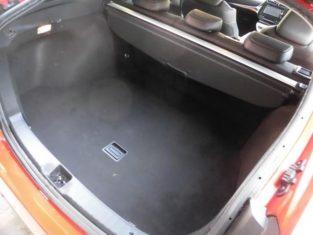 プリウス Ｓツーリングセレクション　純正ナビ　フルセグ　Ｂｌｕｅｔｏｏｔｈ　バックカメラ　トヨタセーフティセンス　ＥＴＣ　シートヒーター　純正ドライブレコーダー　カワシート　ＡＵＴＯライト　ＬＥＤヘッドライト　スペアキー　クルコン（40枚目）