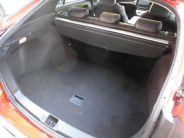 プリウス Ｓツーリングセレクション　純正ナビ　フルセグ　Ｂｌｕｅｔｏｏｔｈ　バックカメラ　トヨタセーフティセンス　ＥＴＣ　シートヒーター　純正ドライブレコーダー　カワシート　ＡＵＴＯライト　ＬＥＤヘッドライト　スペアキー　クルコン（48枚目）