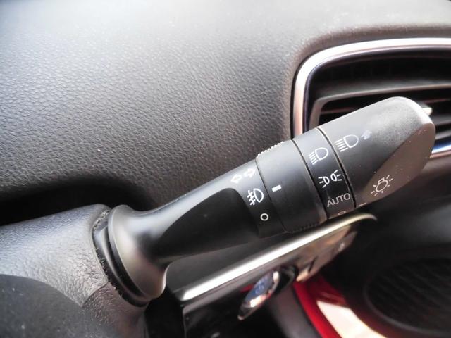 プリウス Ｓツーリングセレクション　純正ナビ　フルセグ　Ｂｌｕｅｔｏｏｔｈ　バックカメラ　トヨタセーフティセンス　ＥＴＣ　シートヒーター　純正ドライブレコーダー　カワシート　ＡＵＴＯライト　ＬＥＤヘッドライト　スペアキー　クルコン（64枚目）