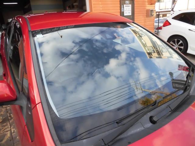 プリウス Ｓツーリングセレクション　純正ナビ　フルセグ　Ｂｌｕｅｔｏｏｔｈ　バックカメラ　トヨタセーフティセンス　ＥＴＣ　シートヒーター　純正ドライブレコーダー　カワシート　ＡＵＴＯライト　ＬＥＤヘッドライト　スペアキー　クルコン（73枚目）