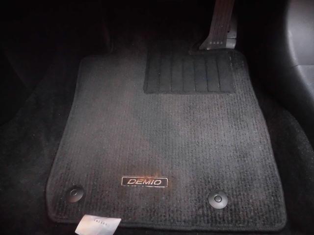 デミオ １５Ｓ　ＬＥＤコンフォートパッケージ　純正ナビ　フルセグ　Ｂｌｕｅｔｏｏｔｈ　コーナーセンサー　レーンアシスト　シートヒーター　ＥＴＣ　ＬＥＤヘッド　ＵＳＢ　プライバシーガラス　フロアマット　プッシュスタート（56枚目）