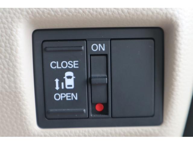 N-BOX G・EXホンダセンシング 禁煙1オーナー/8インチ純正ナビ/バックカメラ/ブルートゥースオーディオ/フルセグTV/左パワースライドドア/ETC/LEDライト/ホンダセンシング(11枚目)