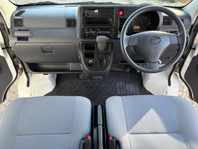 ハイゼットカーゴ スローパー 後席無 補助席付(9枚目)