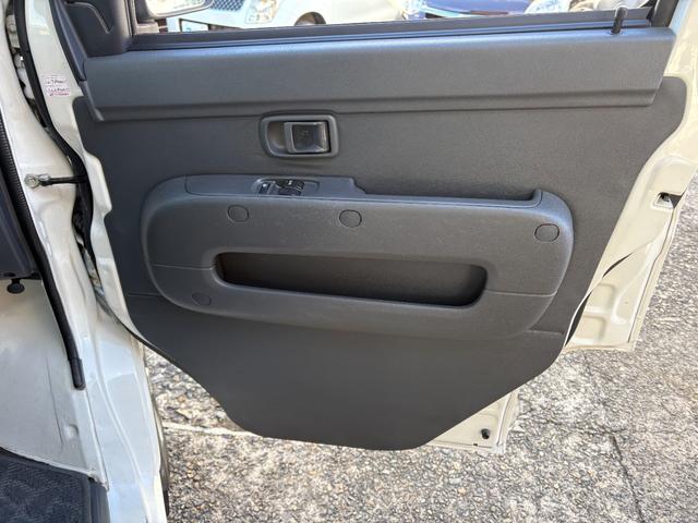 ハイゼットカーゴ スローパー 後席無 補助席付(31枚目)