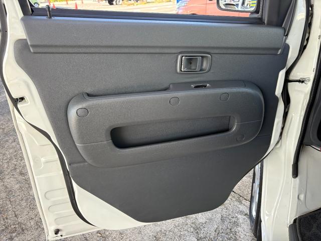 ハイゼットカーゴ スローパー 後席無 補助席付(35枚目)