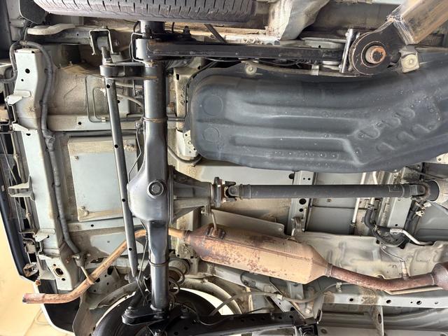 ハイゼットカーゴ スローパー 後席無 補助席付(68枚目)