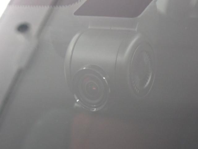 インプレッサスポーツ ＳＴＩスポーツ　純正ダイヤトーンＳＤナビ　アイサイト　ＢＳＭ　　サイドビューモニター　フロントビューモニター　前席シートヒーター　前席パワーシート　　ＬＥＤライト　スマートキー　　純正ＡＷ　ＤＶＤ再生（14枚目）