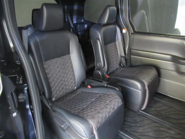 ヴォクシー ハイブリッドＳ－Ｚ　フルセグ　メモリーナビ　ＤＶＤ再生　ミュージックプレイヤー接続可　バックカメラ　衝突被害軽減システム　ＥＴＣ　ドラレコ　両側電動スライド　ＬＥＤヘッドランプ　乗車定員７人　３列シート　ワンオーナー（6枚目）