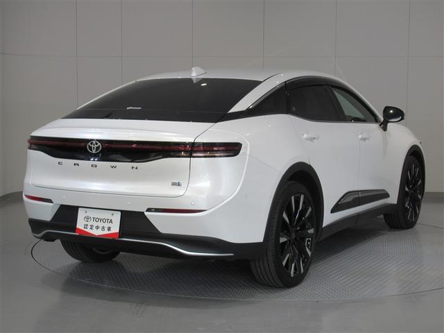 クラウンクロスオーバー ＲＳアドバンスド　サンルーフ　４ＷＤ　フルセグ　メモリーナビ　ミュージックプレイヤー接続可　バックカメラ　衝突被害軽減システム　ＥＴＣ　ドラレコ　ＬＥＤヘッドランプ　ワンオーナー（3枚目）