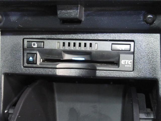 アルファード ２．５Ｓ　タイプゴールド　フルセグ　メモリーナビ　ミュージックプレイヤー接続可　バックカメラ　衝突被害軽減システム　ＥＴＣ　ドラレコ　両側電動スライド　ＬＥＤヘッドランプ　乗車定員７人　３列シート　ワンオーナー　フルエアロ（20枚目）