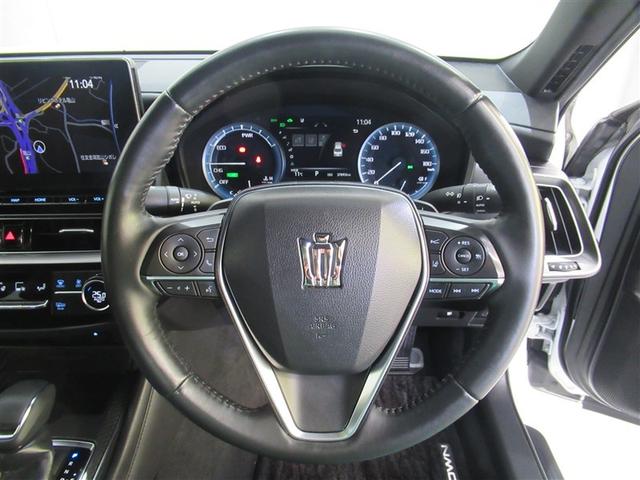 クラウンハイブリッド ＲＳアドバンス　サンルーフ　フルセグ　メモリーナビ　ＤＶＤ再生　ミュージックプレイヤー接続可　バックカメラ　衝突被害軽減システム　ＥＴＣ　ドラレコ　ＬＥＤヘッドランプ　ワンオーナー（11枚目）