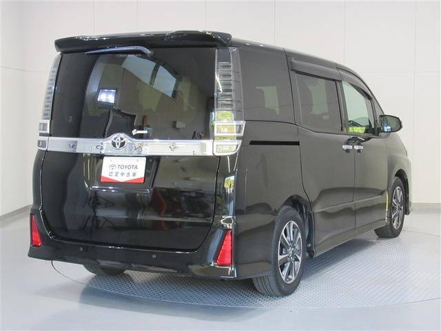 ヴォクシー ＺＳ　煌ＩＩＩ　フルセグ　メモリーナビ　ＤＶＤ再生　ミュージックプレイヤー接続可　後席モニター　バックカメラ　衝突被害軽減システム　ＥＴＣ　ドラレコ　両側電動スライド　ＬＥＤヘッドランプ　乗車定員７人　３列シート（3枚目）