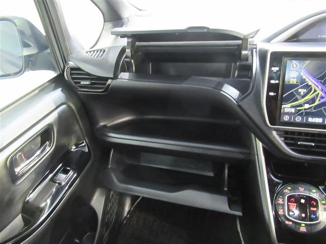 ヴォクシー ＺＳ　煌ＩＩＩ　フルセグ　メモリーナビ　ＤＶＤ再生　ミュージックプレイヤー接続可　後席モニター　バックカメラ　衝突被害軽減システム　ＥＴＣ　ドラレコ　両側電動スライド　ＬＥＤヘッドランプ　乗車定員７人　３列シート（20枚目）