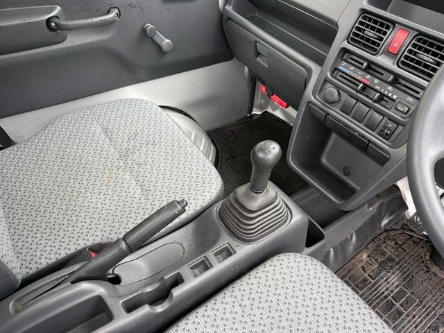 キャリイトラック KCエアコン・パワステ ラジオ(12枚目)