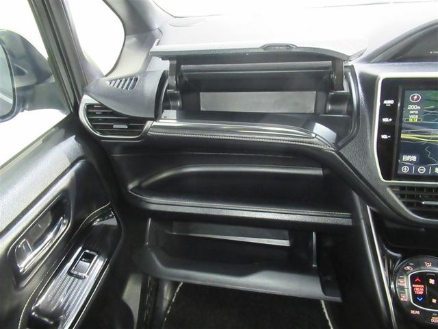 エスクァイア Gi プレミアムパッケージ ブラックテーラード フルセグ メモリーナビ DVD再生 ミュージックプレイヤー接続可 バックカメラ 衝突被害軽減システム ETC ドラレコ 両側電動スライド LEDヘッドランプ 乗車定員7人 3列シート ワンオーナー(23枚目)