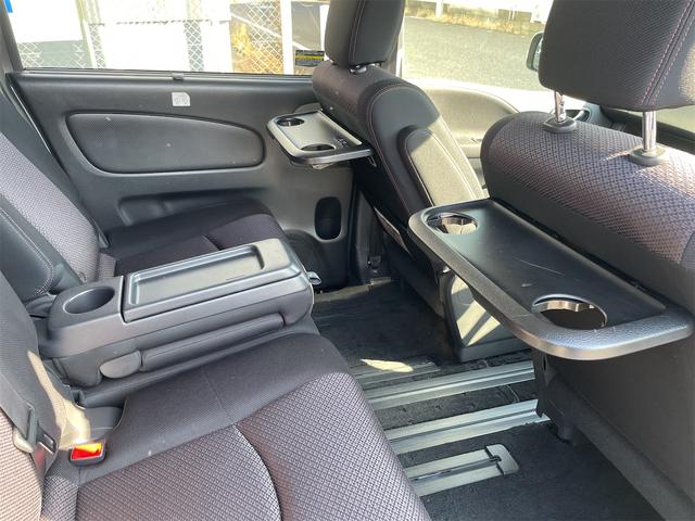 セレナ ハイウェイスター S-ハイブリッド 電動スライドドア シートバックテーブル スマートエントリー クルーズコントロール オートエアコン 電動格納ミラー 16インチアルミホイール(18枚目)