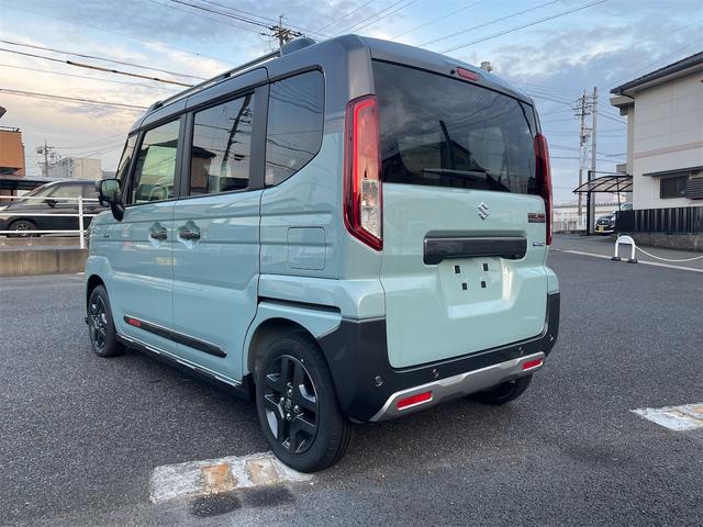スペーシアギア ハイブリッドＸＺ　ハイブリッドＸＺ（４名）　届出済み未使用車　保証継承　両側電動スライドドア　ステアリングヒーター　シートヒーター　天井サーキュレーター　リヤシートテーブルオットマン（5枚目）