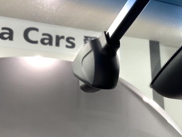 フィット e:HEVホーム H SENSING 最長5年保証 禁煙車 ワンオーナー ナビVXM-215VFEi TV Rカメラ BTオ-ディオ DVD ドラレコ ETC LEDライト VSA クルコン ドアバイザー スマートキー(12枚目)