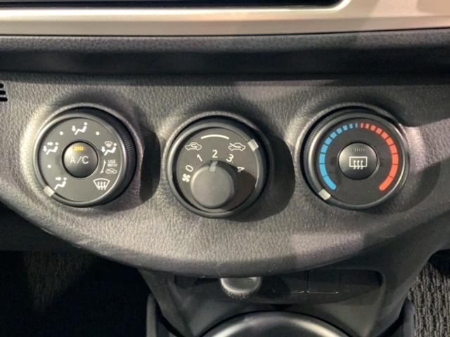 ヴィッツ Ｆ　１年保証　ワンオ－ナ－　純正ナビ　ＴＶ　Ｒカメラ　ＢＴオ－ディオ　ＥＴＣ　横滑り防止　キ－レス　整備記録簿　Ｗエアバッグ　エアコン（8枚目）