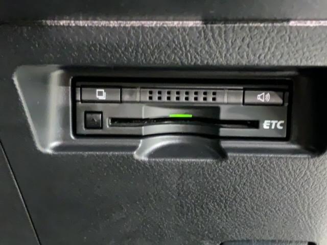 ヴィッツ Ｆ　１年保証　ワンオ－ナ－　純正ナビ　ＴＶ　Ｒカメラ　ＢＴオ－ディオ　ＥＴＣ　横滑り防止　キ－レス　整備記録簿　Ｗエアバッグ　エアコン（11枚目）