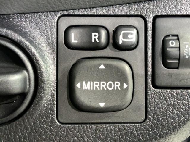 ヴィッツ Ｆ　１年保証　ワンオ－ナ－　純正ナビ　ＴＶ　Ｒカメラ　ＢＴオ－ディオ　ＥＴＣ　横滑り防止　キ－レス　整備記録簿　Ｗエアバッグ　エアコン（13枚目）