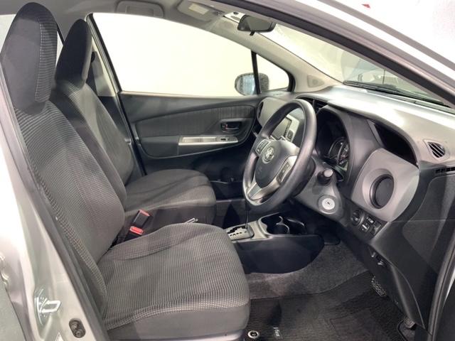 ヴィッツ Ｆ　１年保証　ワンオ－ナ－　純正ナビ　ＴＶ　Ｒカメラ　ＢＴオ－ディオ　ＥＴＣ　横滑り防止　キ－レス　整備記録簿　Ｗエアバッグ　エアコン（16枚目）