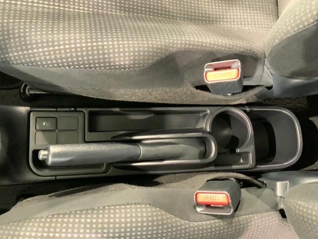 ヴィッツ Ｆ　１年保証　ワンオ－ナ－　純正ナビ　ＴＶ　Ｒカメラ　ＢＴオ－ディオ　ＥＴＣ　横滑り防止　キ－レス　整備記録簿　Ｗエアバッグ　エアコン（25枚目）