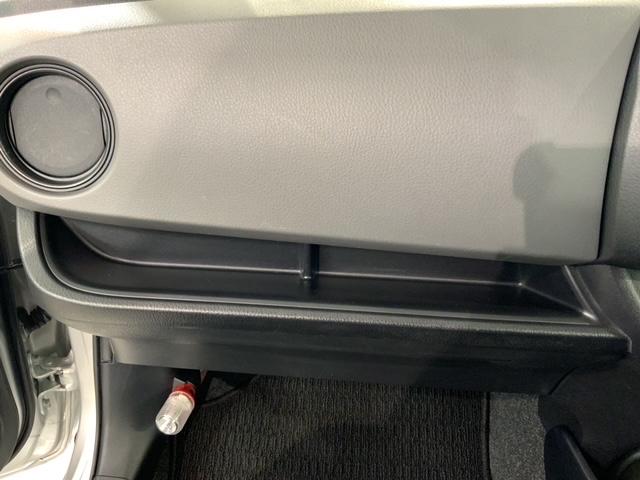 ヴィッツ Ｆ　１年保証　ワンオ－ナ－　純正ナビ　ＴＶ　Ｒカメラ　ＢＴオ－ディオ　ＥＴＣ　横滑り防止　キ－レス　整備記録簿　Ｗエアバッグ　エアコン（27枚目）